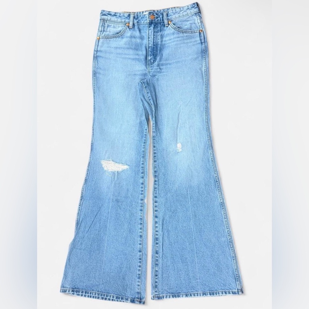 Wrangler Wanderer High Rise Flare Jeans Light Wash Distressed Size 28/34